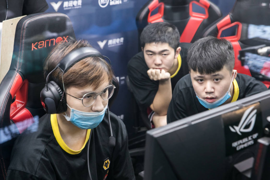 绝地求生九周年活动持续进行停机四小时